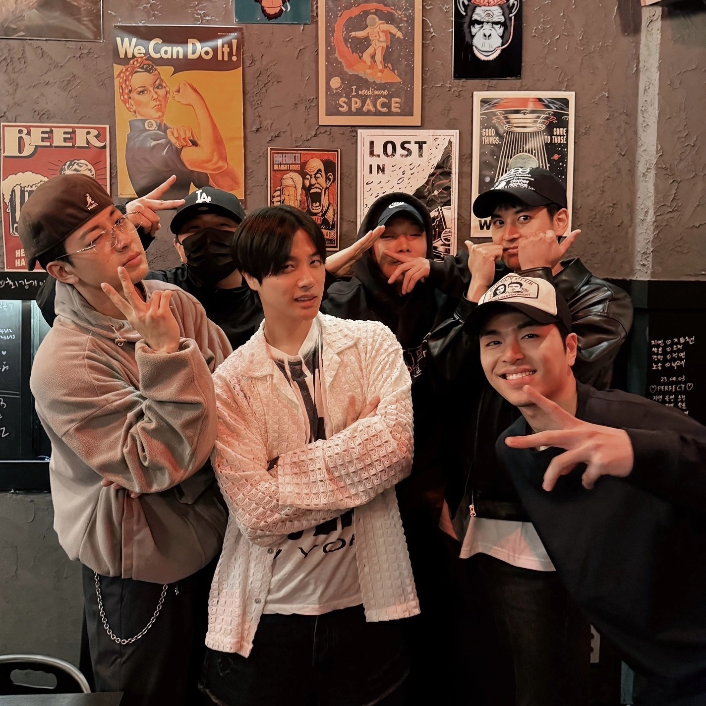Behind-the-scenes cut of iKON