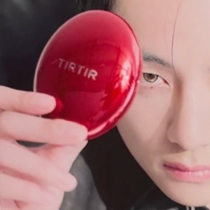 V (BTS)の舞台裏ショット