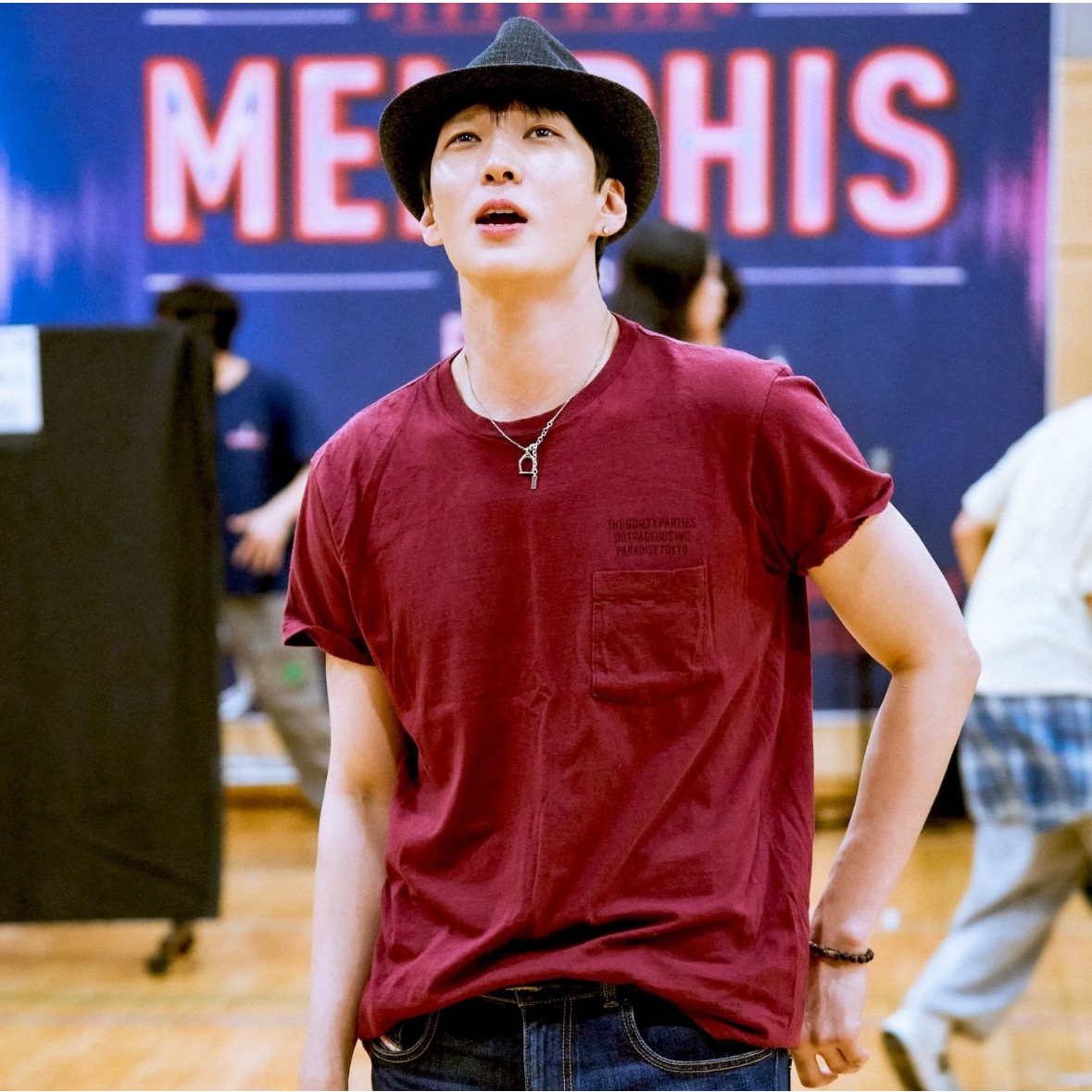 Behind-the-scenes cut of LEO (VIXX)