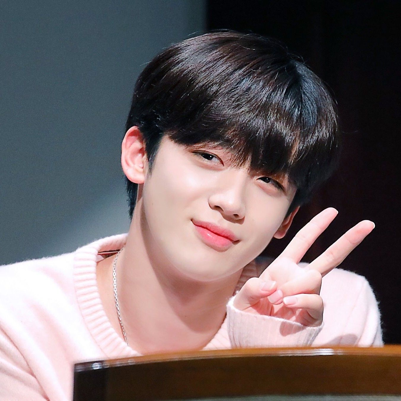 Behind-the-scenes cut of Kim Yohan (WEi)