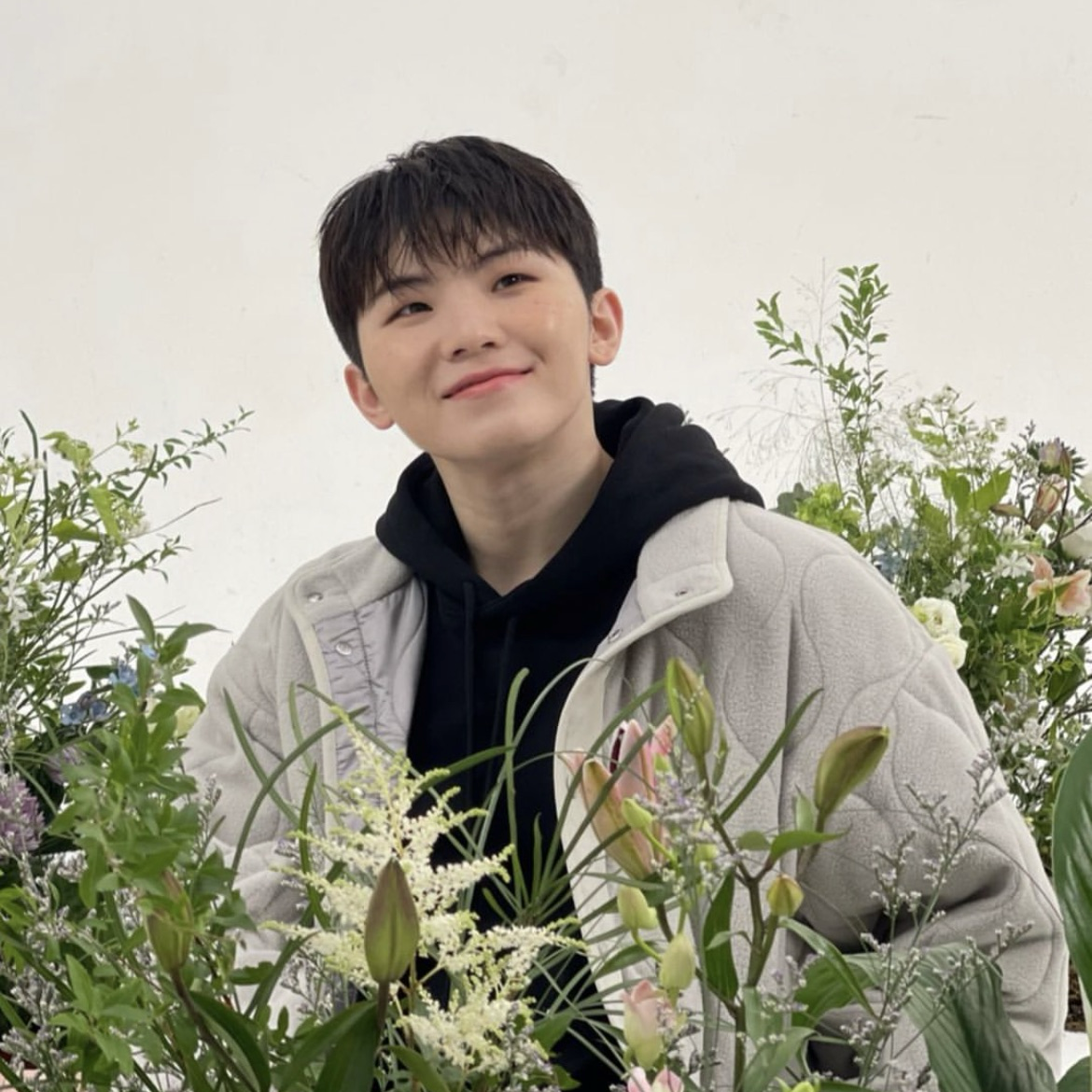 A moment captured by Woozi (SEVENTEEN)'s fan