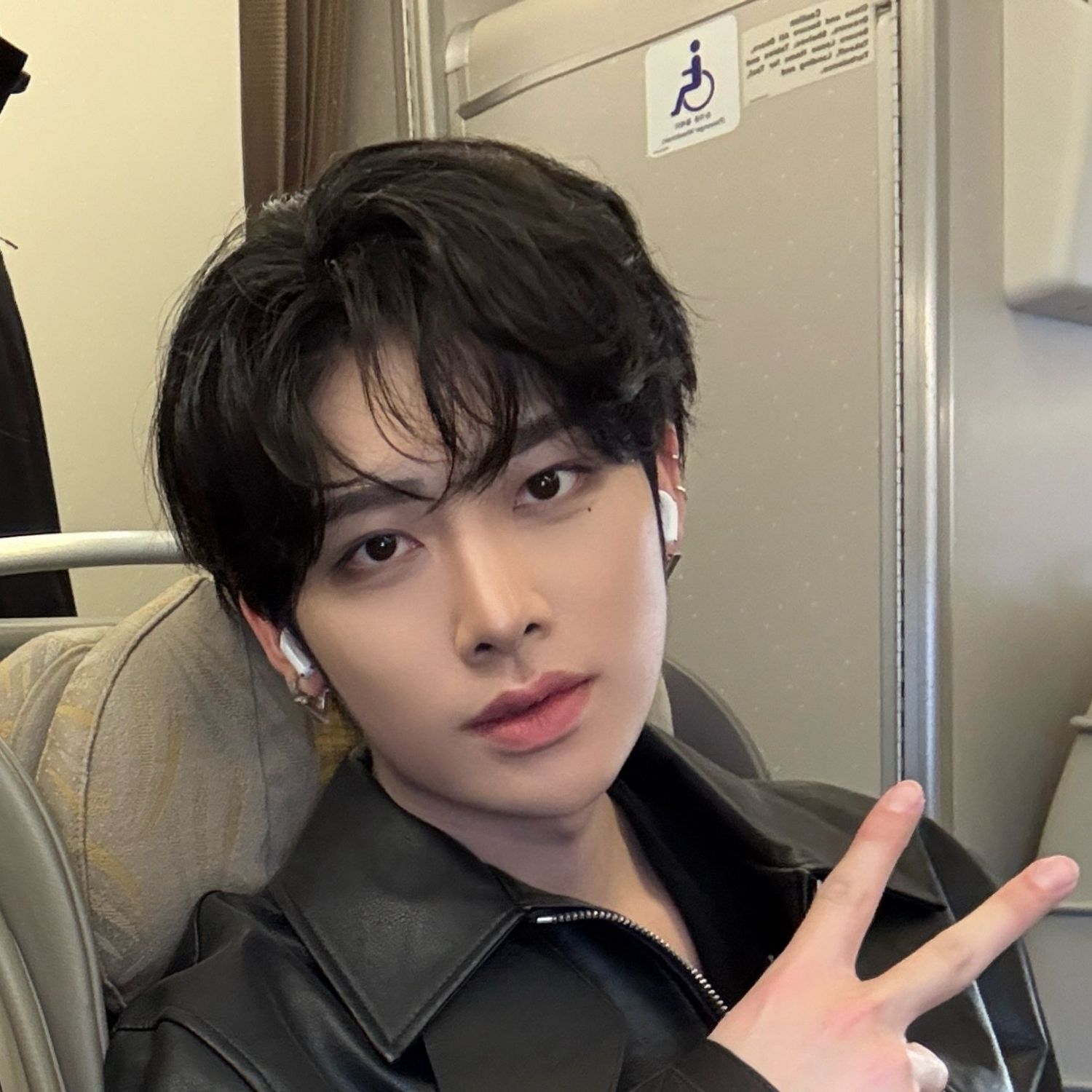 A moment captured by Ricky (ZEROBASEONE)'s fan