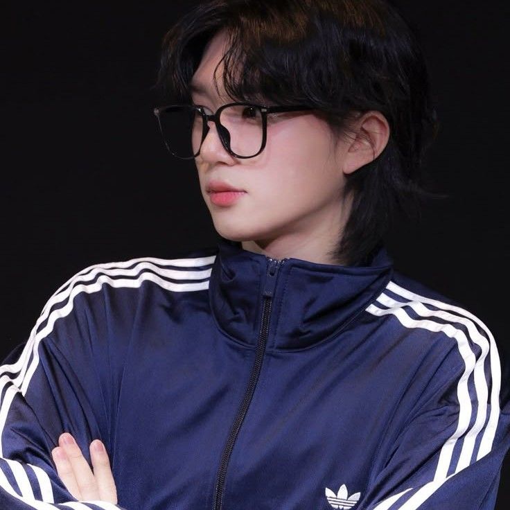 Latest photo of THEO (P1Harmony)