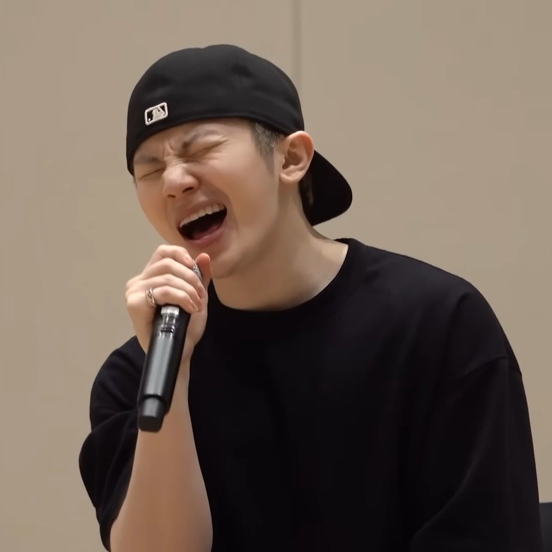 Behind-the-scenes cut of Woozi (SEVENTEEN)