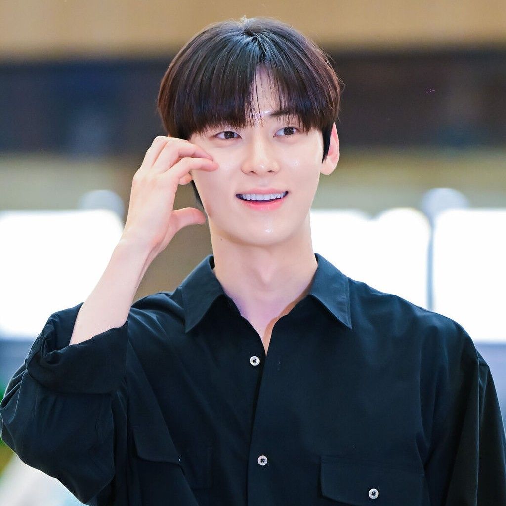 Behind-the-scenes cut of Hwang Minhyun