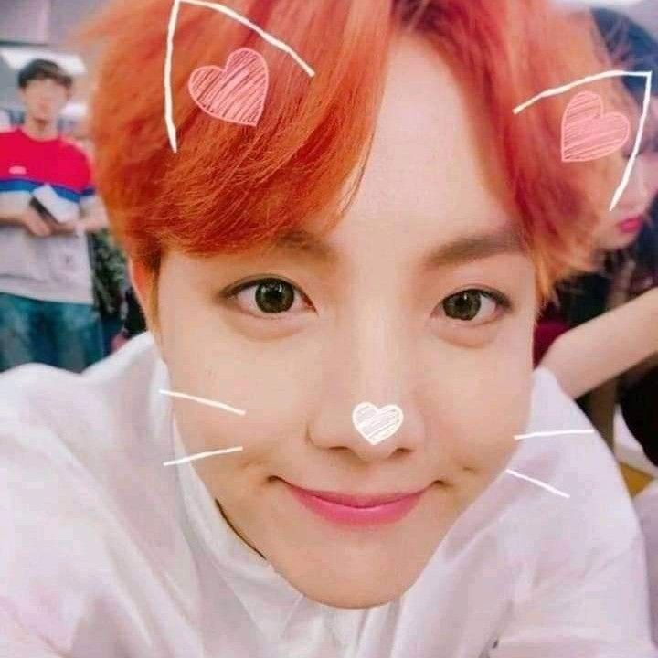 Foto aktivitas terbaru j-hope (BTS)