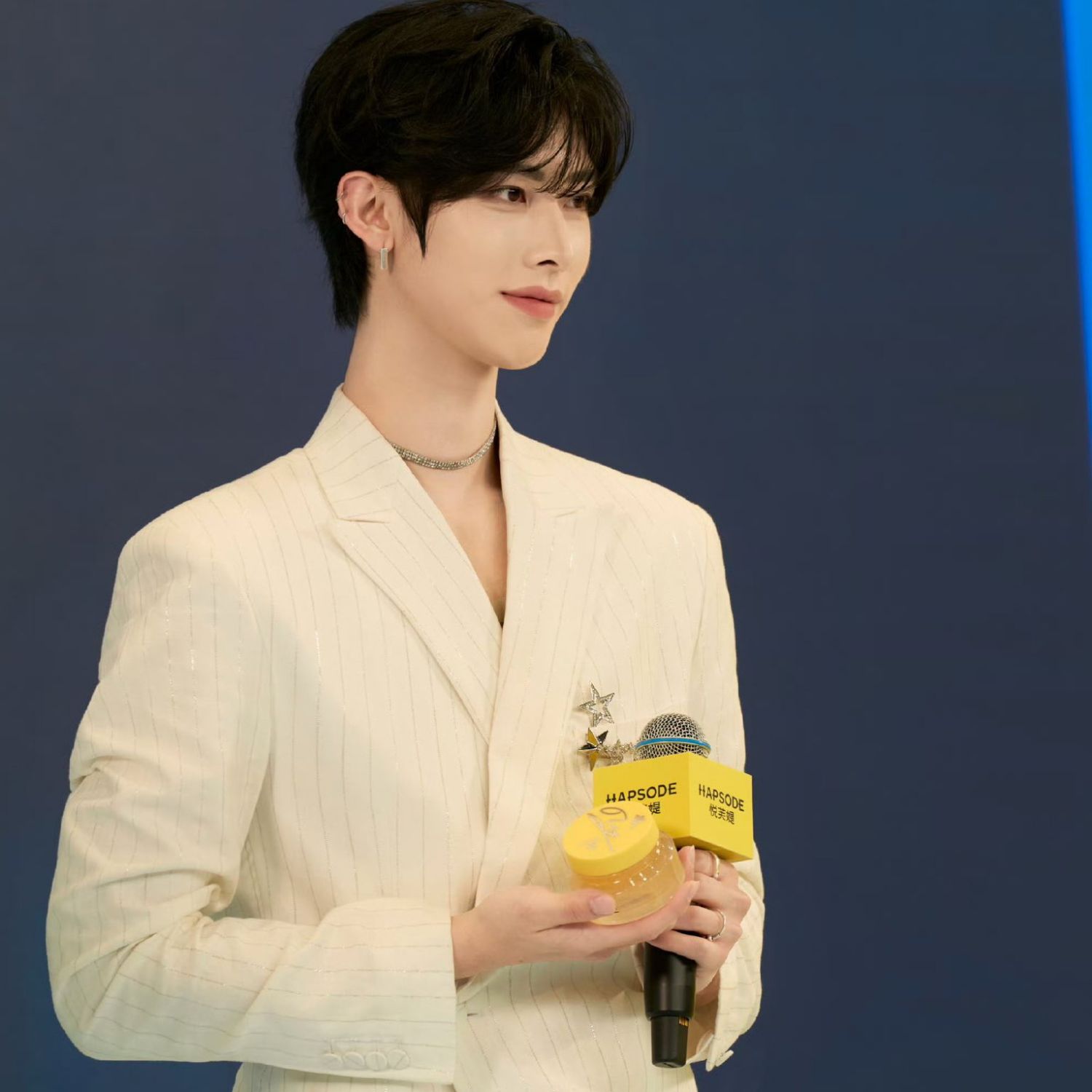 リッキー (ZEROBASEONE)の最新写真