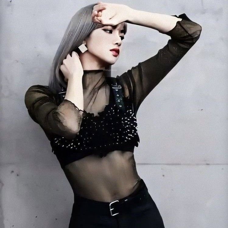 Foto aktivitas terbaru Lisa (BLACKPINK)