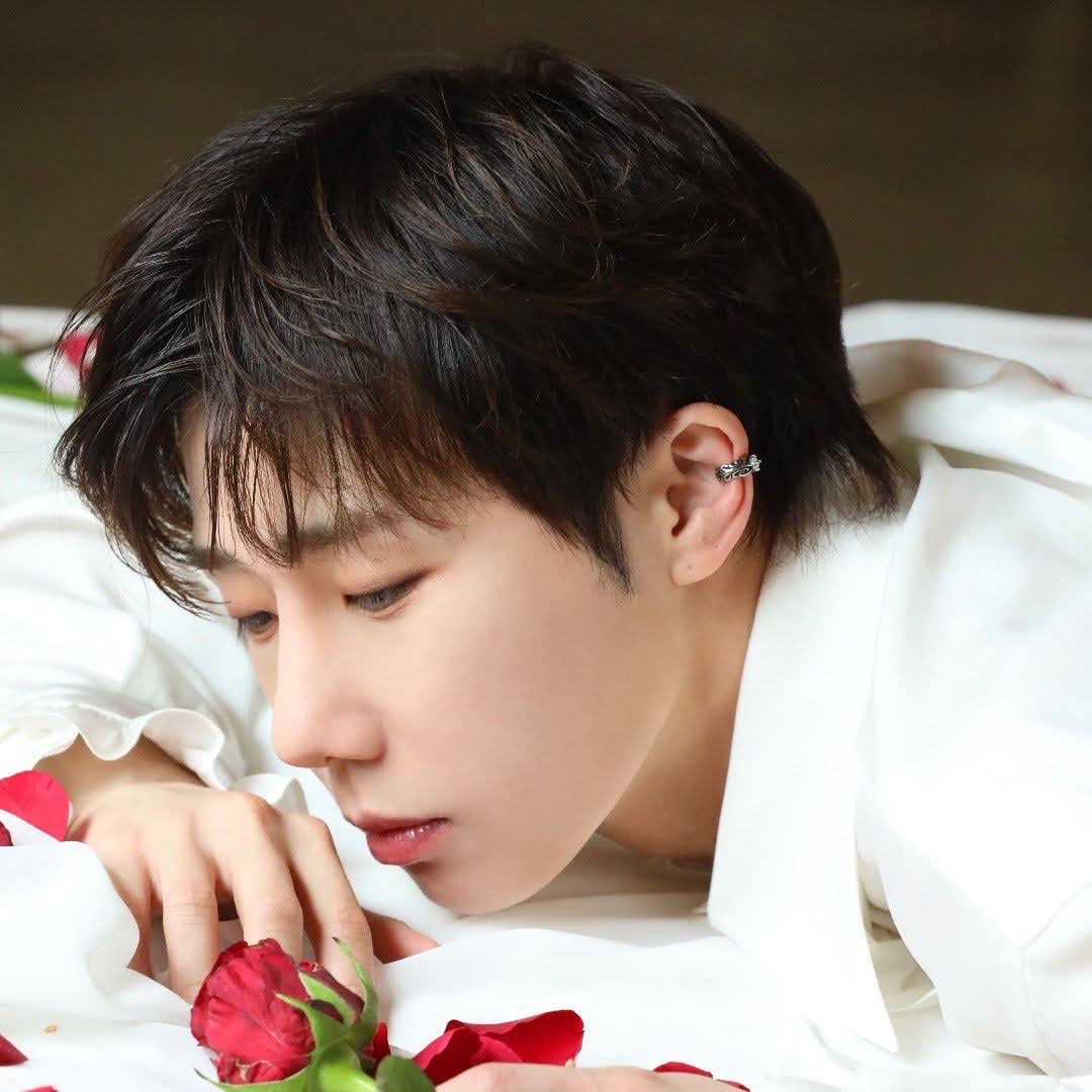 Recent activity shot of Sungkyu (INFINITE)