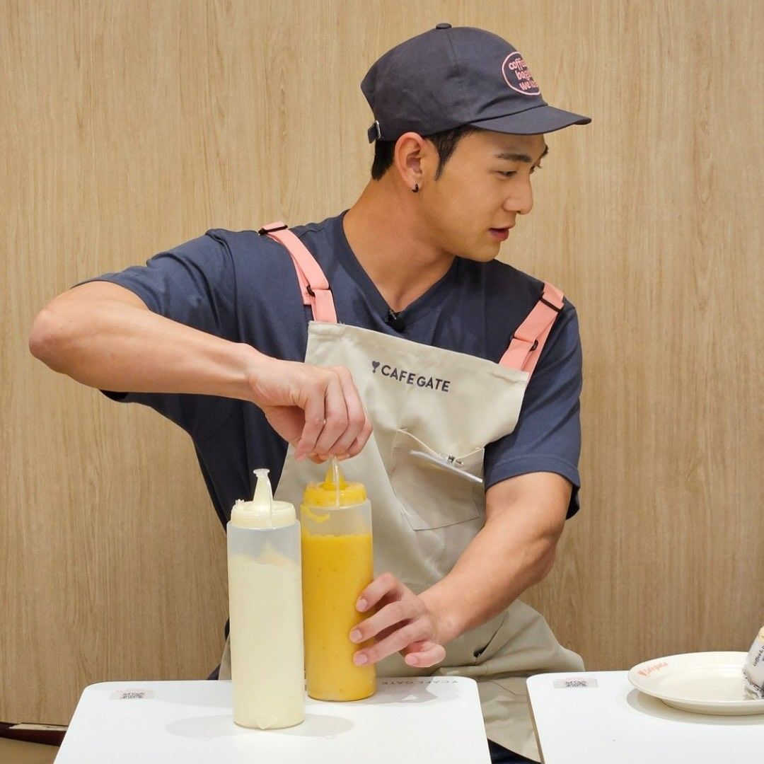 Behind-the-scenes cut of Baekho