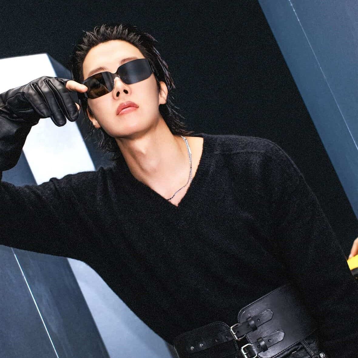 Momen yang diabadikan oleh penggemar j-hope (BTS)