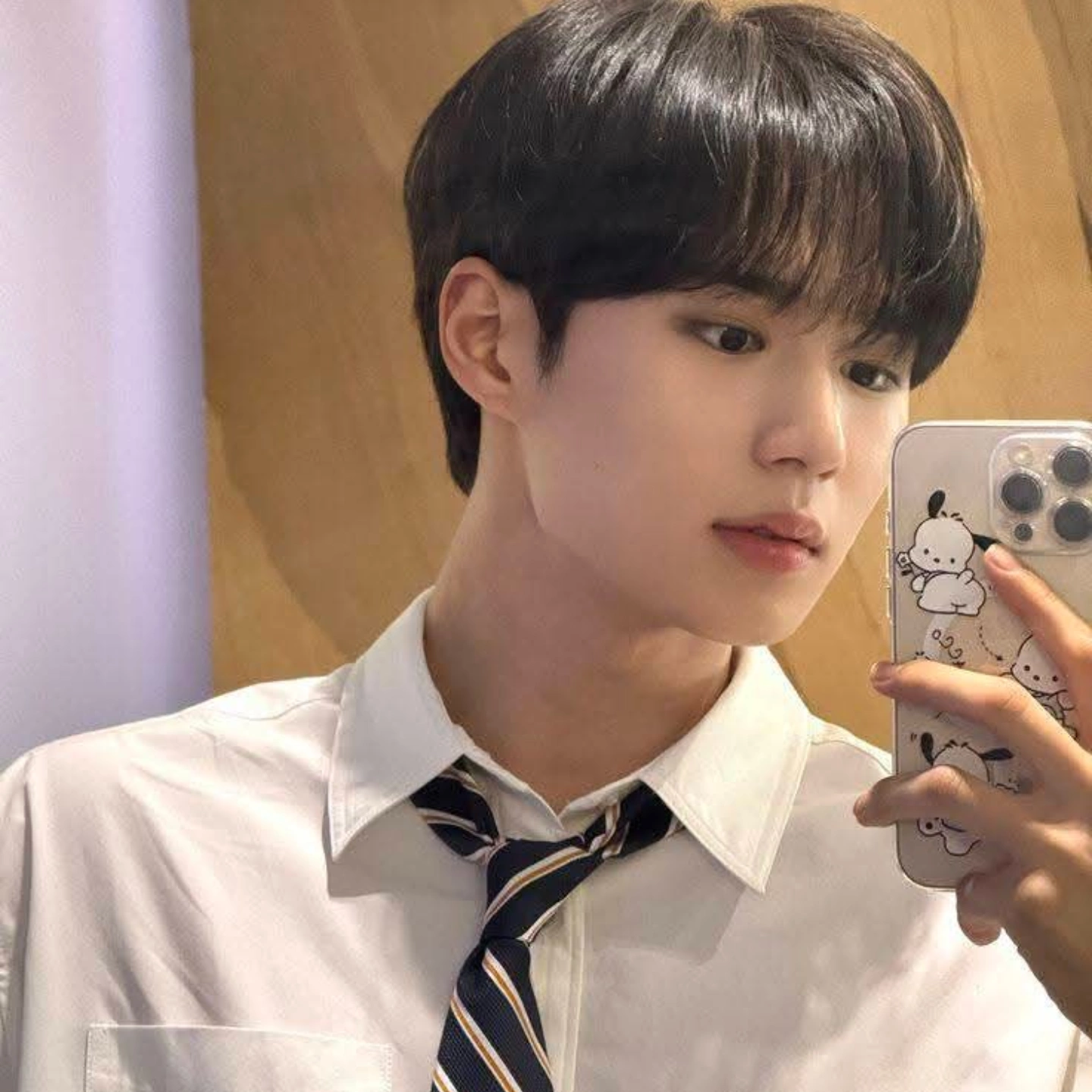 Recent activity shot of Kim Junseo (WEi)