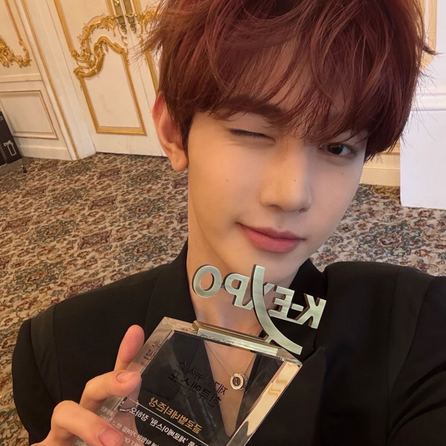 ジャン・ハオ (ZEROBASEONE)の舞台裏ショット