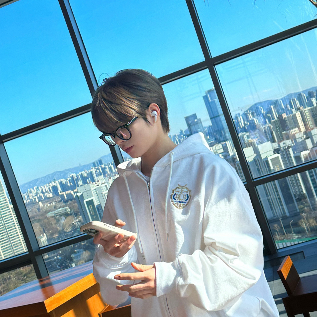 Recent activity shot of Kyungmin (TWS)