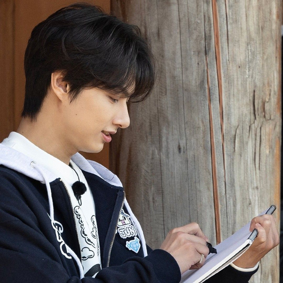 Recent activity shot of Jun (SEVENTEEN)