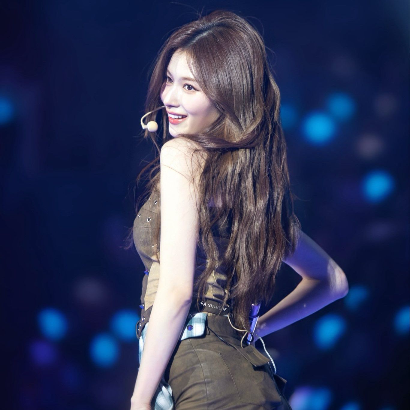 A moment captured by Sana (TWICE)'s fan