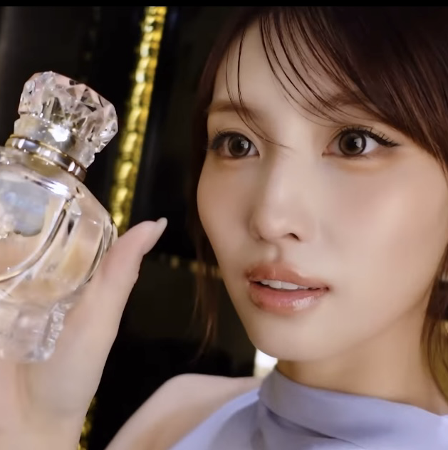 모모 (TWICE)의 비하인드 컷