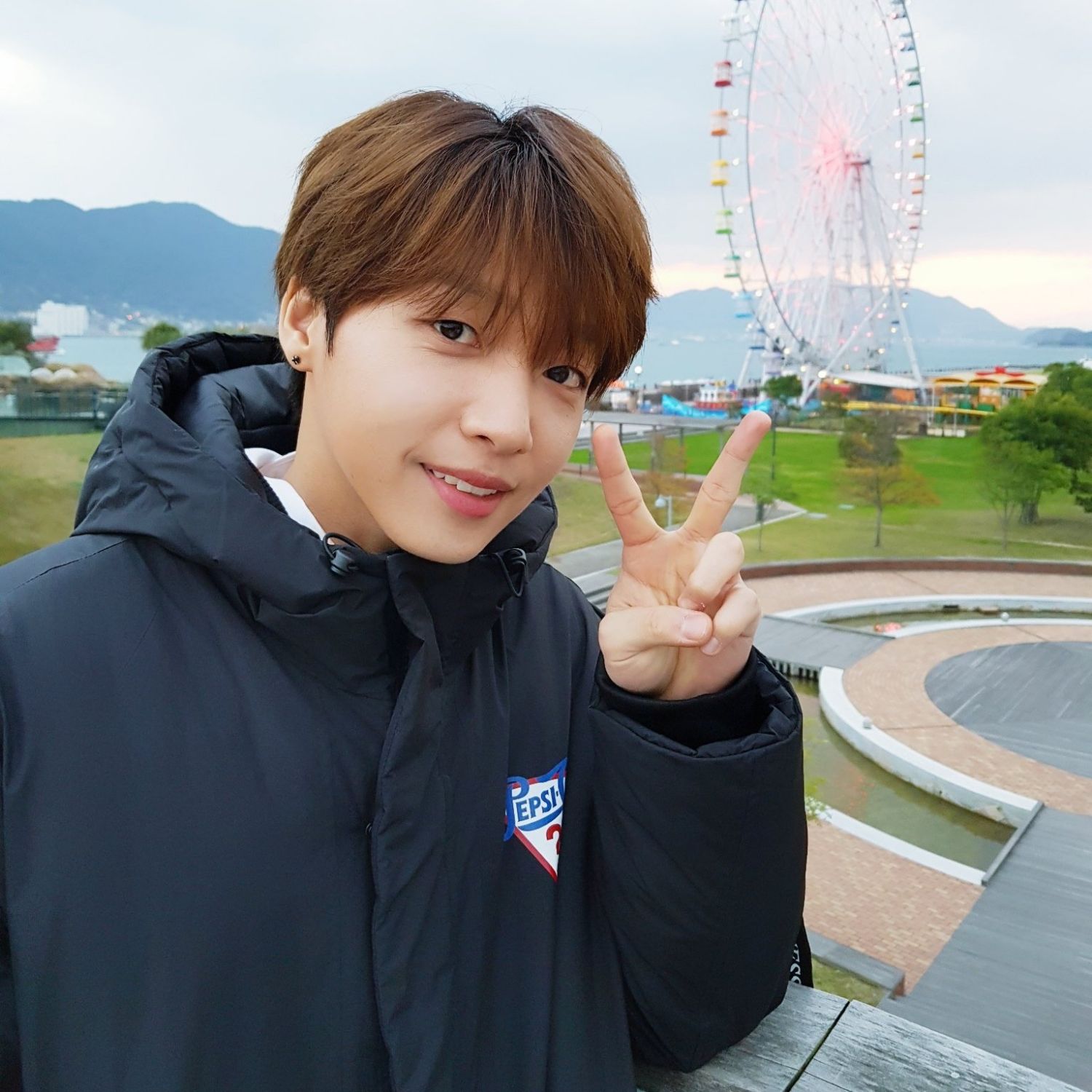 A moment captured by Jeong Sewoon's fan