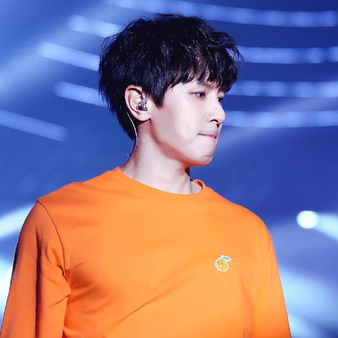 A moment captured by Kim Dongwan (SHINHWA)'s fan