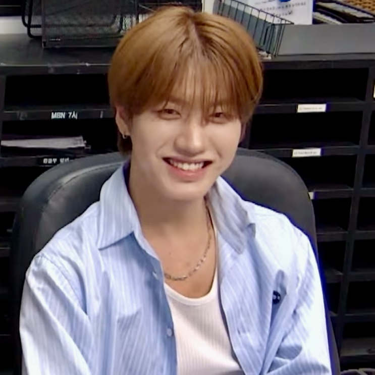 Behind-the-scenes cut of Huiwon (n.SSign)