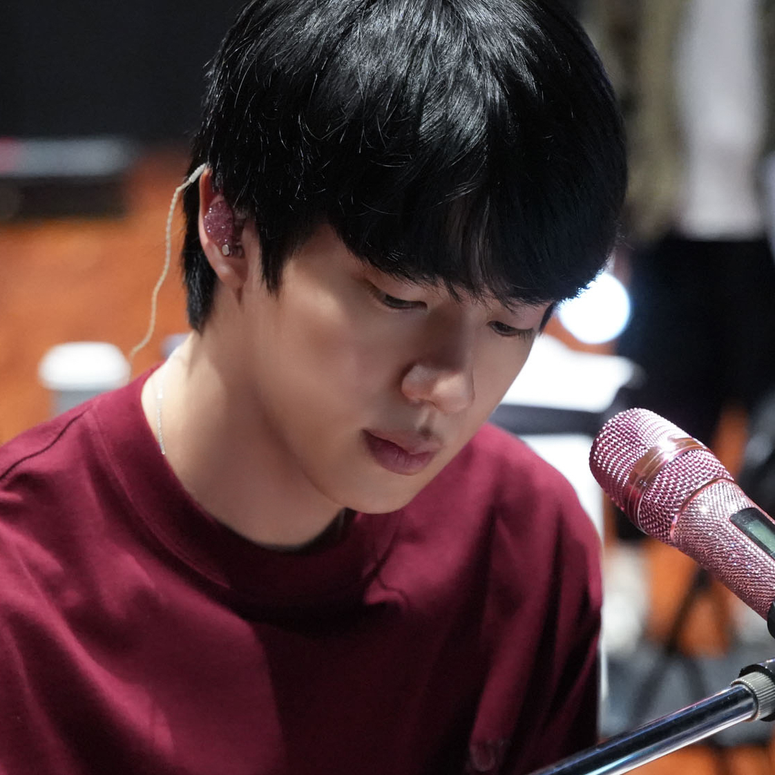 Jin (防弹少年团)的最新活动照片