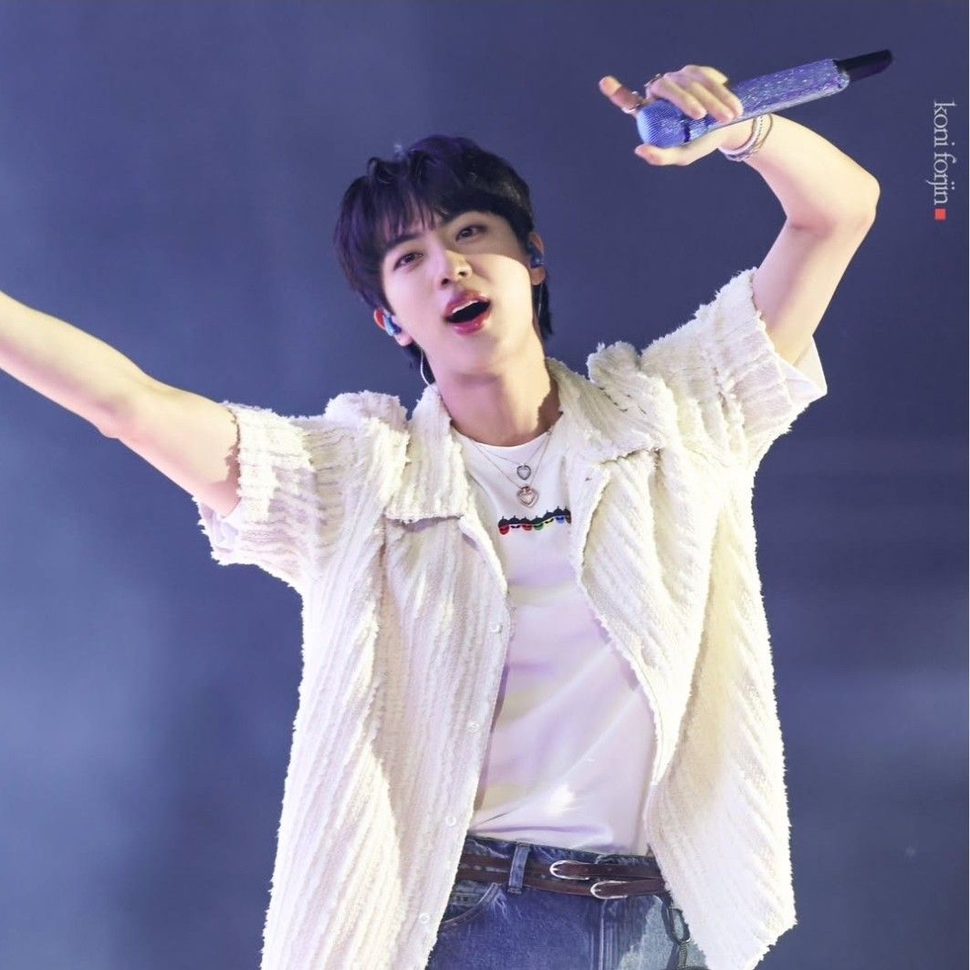 Behind-the-scenes cut of Jin (BTS)