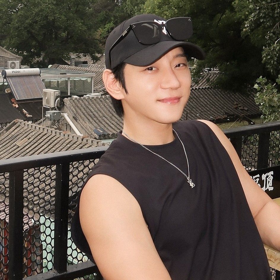 Behind-the-scenes cut of Hwang Chiyeol