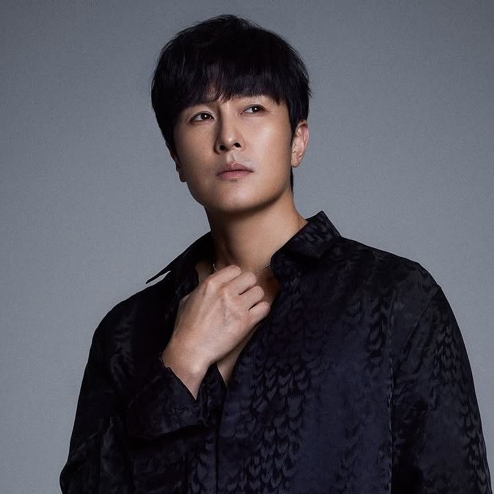Latest photo of Kim Dongwan (SHINHWA)