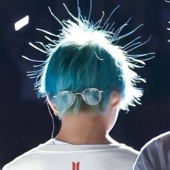 V (防彈少年團)粉絲拍下的瞬間