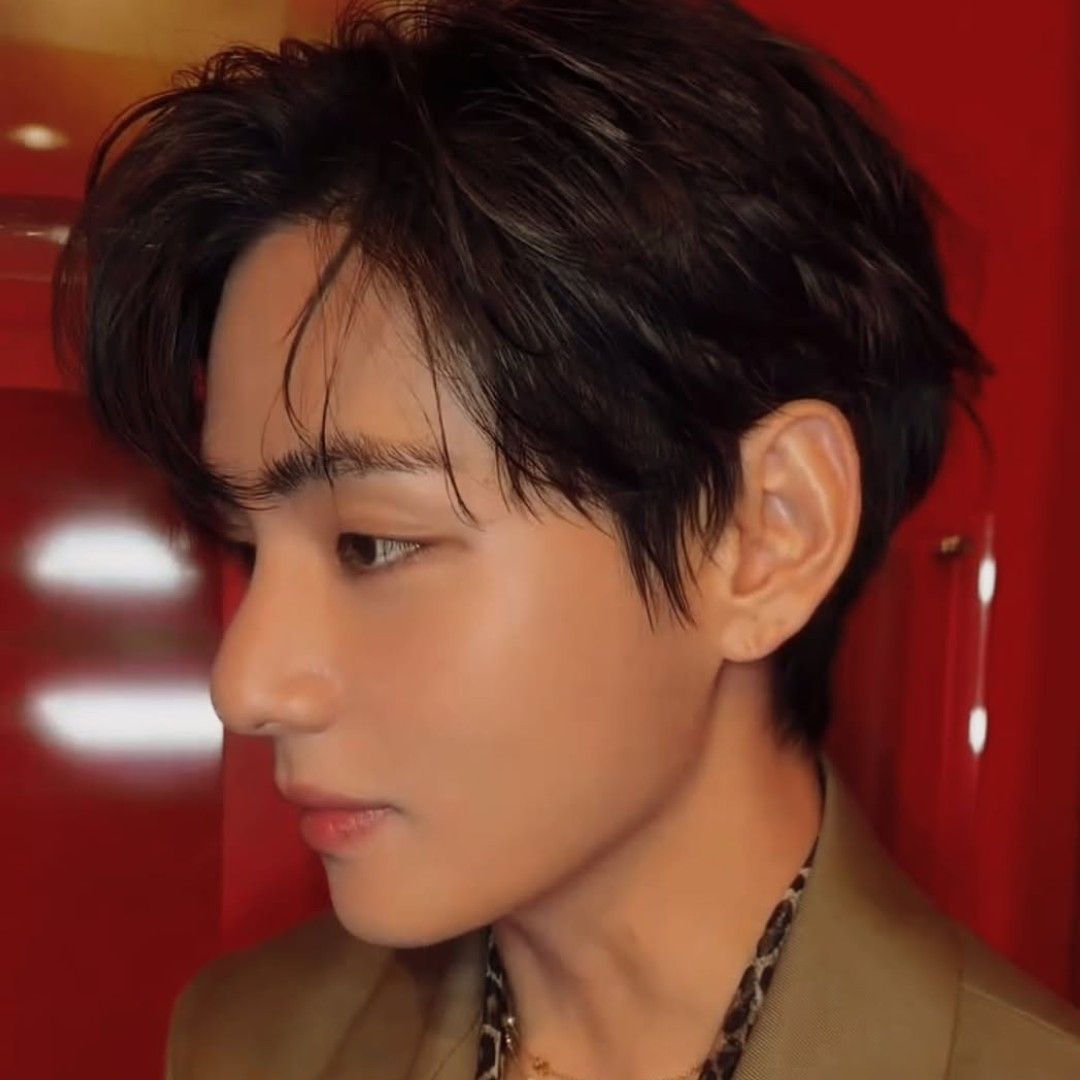 Momen yang diabadikan oleh penggemar V (BTS)