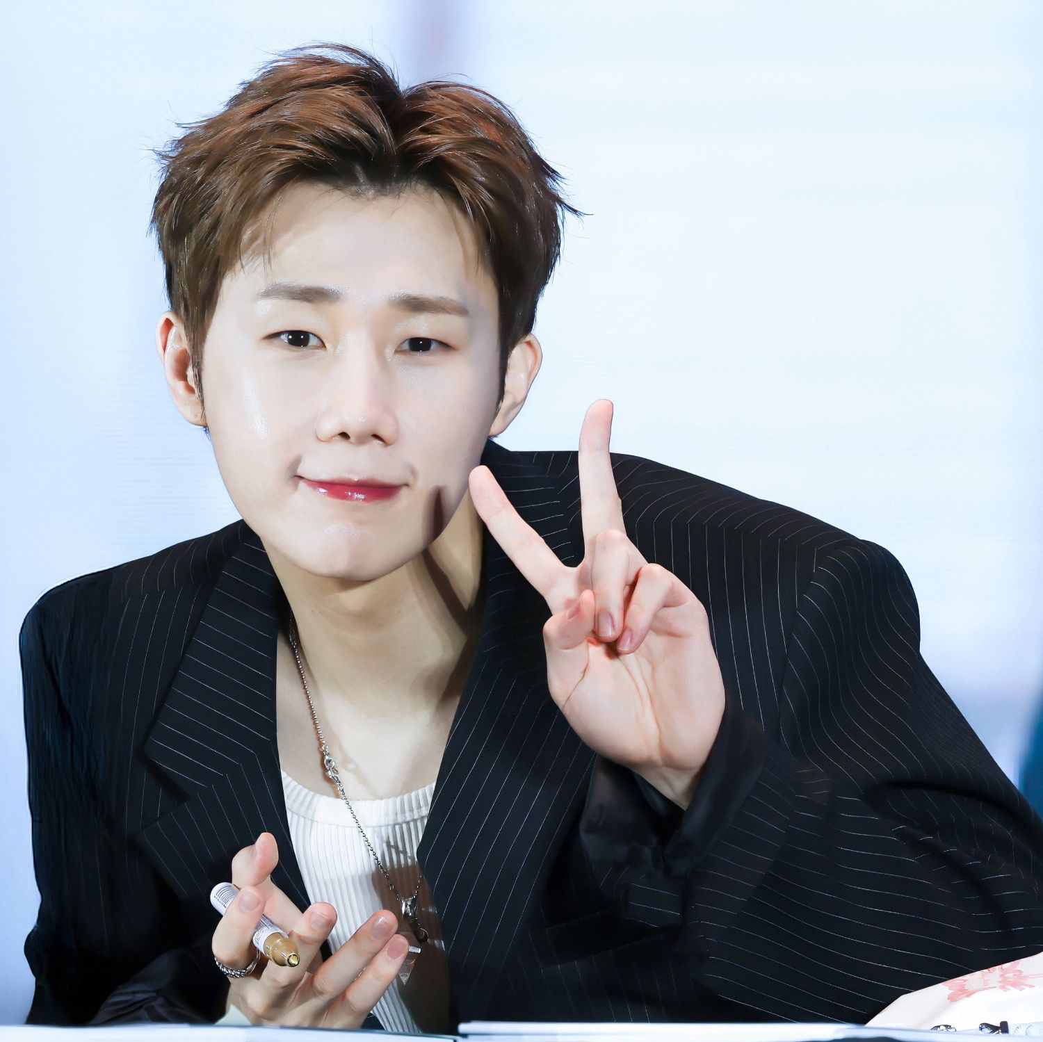 Behind-the-scenes cut of Sungkyu (INFINITE)