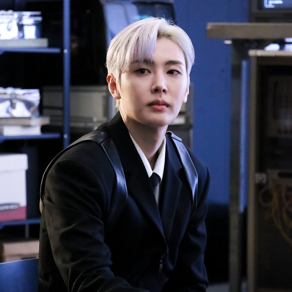 通过投票选出的SF9人气头像