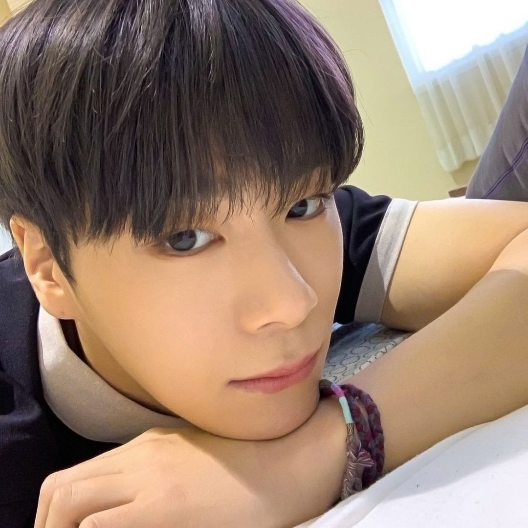 Latest photo of Moonbin (ASTRO)