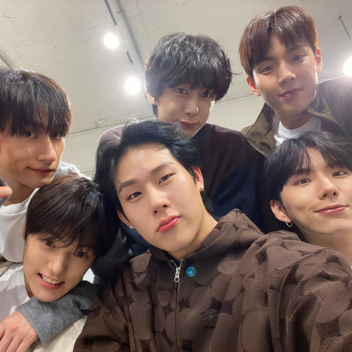 Foto aktivitas terbaru MONSTA X