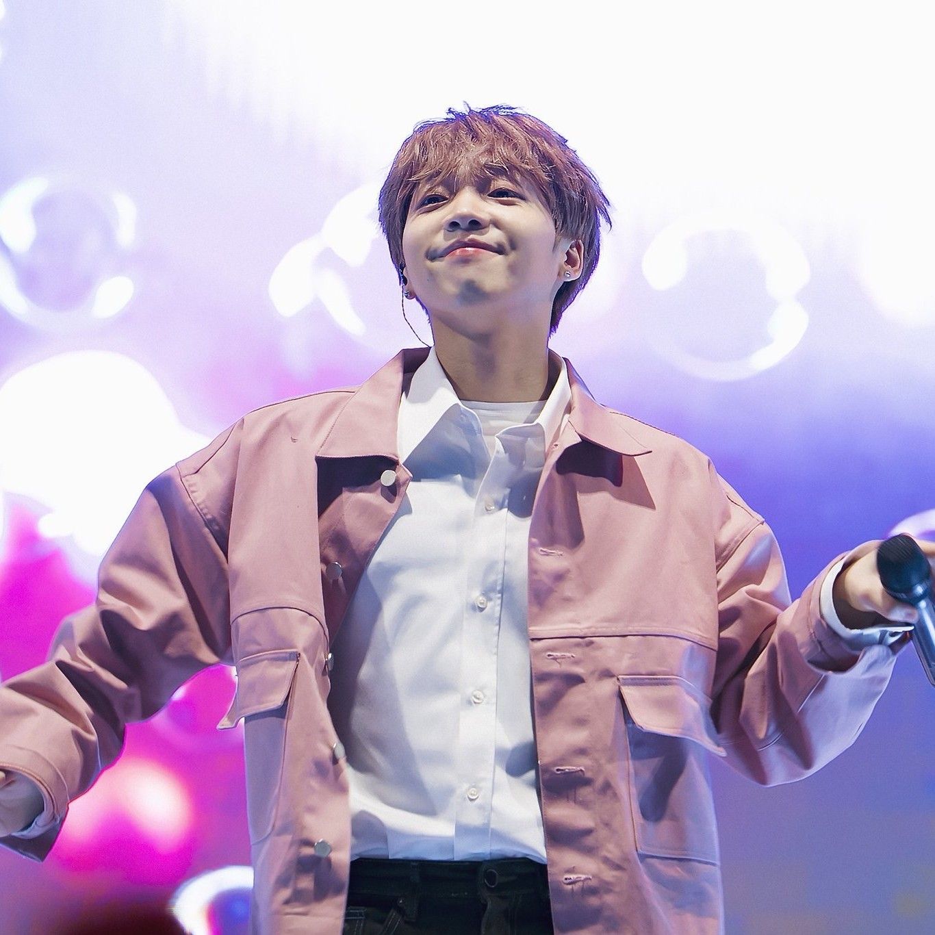 Recent activity shot of Jeong Sewoon