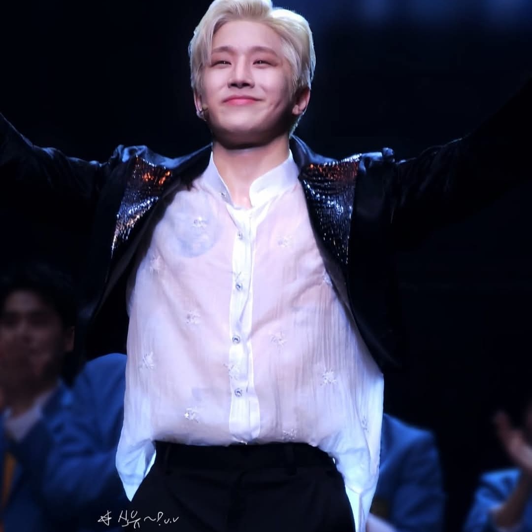 Latest photo of Jinjin (ASTRO)