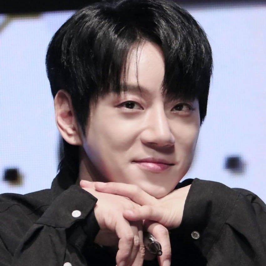 Recent activity shot of Hwang Chiyeol