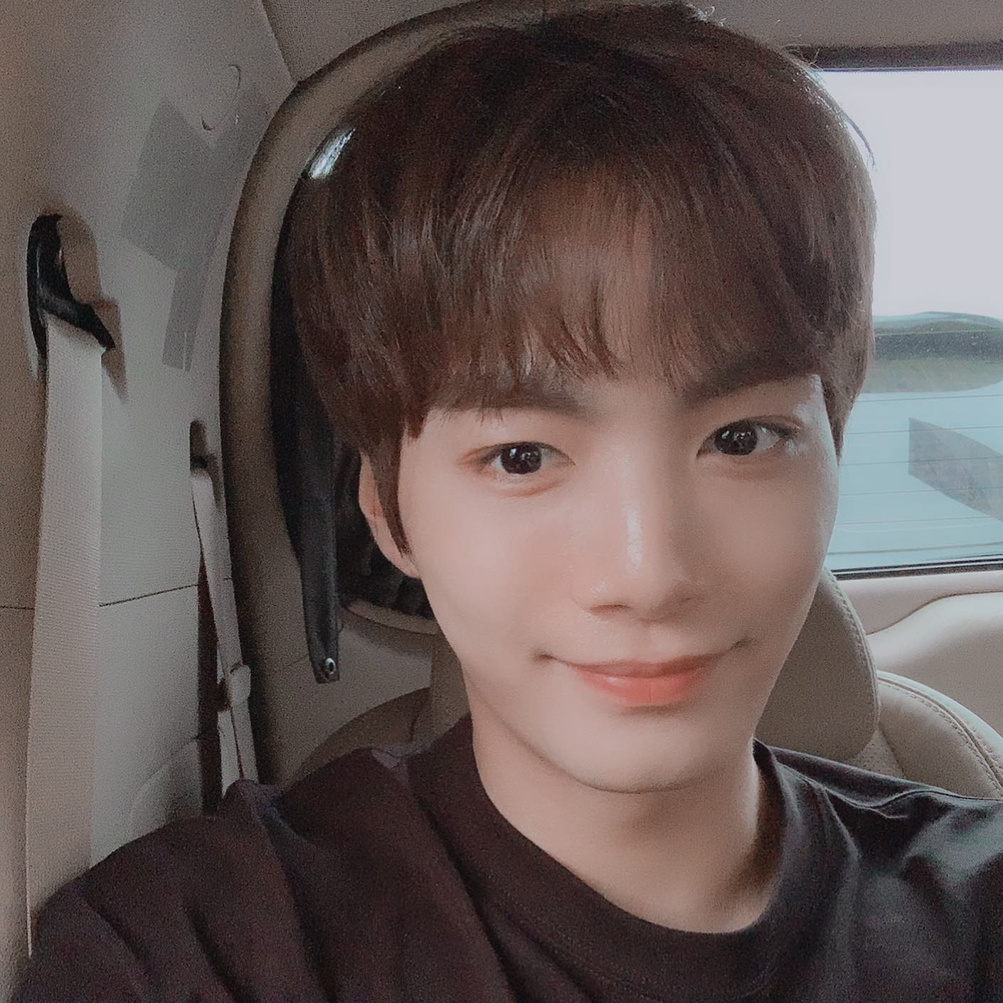 Behind-the-scenes cut of Kim Jonghyeon