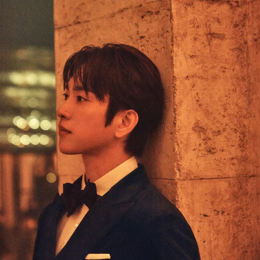 Latest photo of Jinyoung (GOT7)