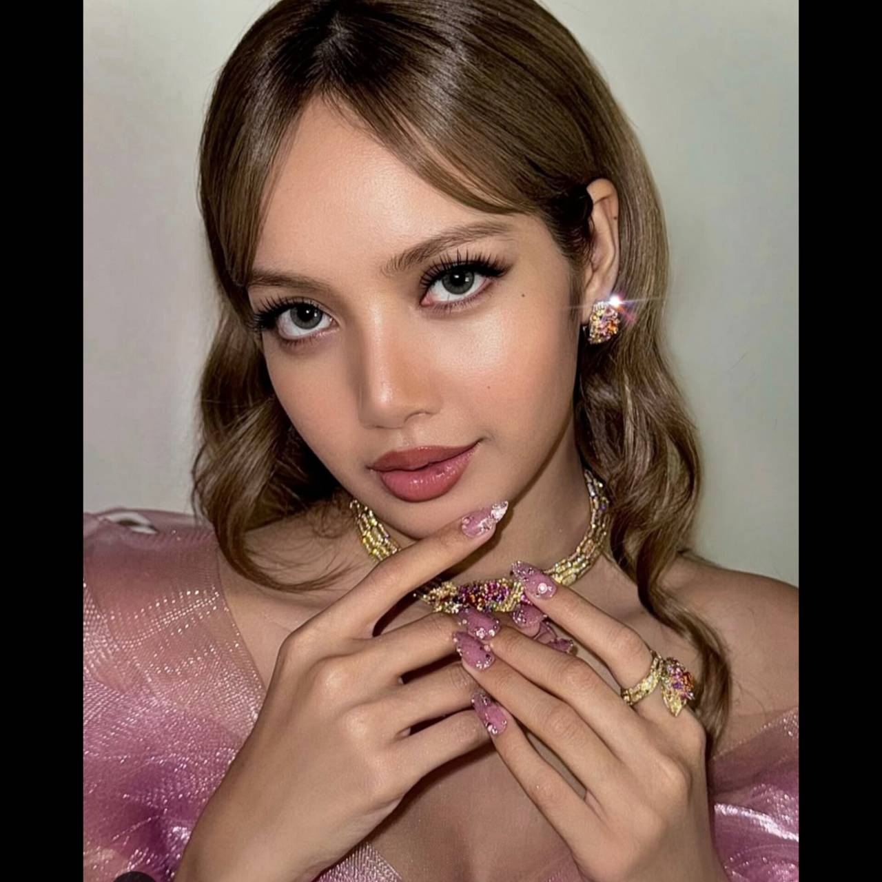 Recent activity shot of Lisa (BLACKPINK)