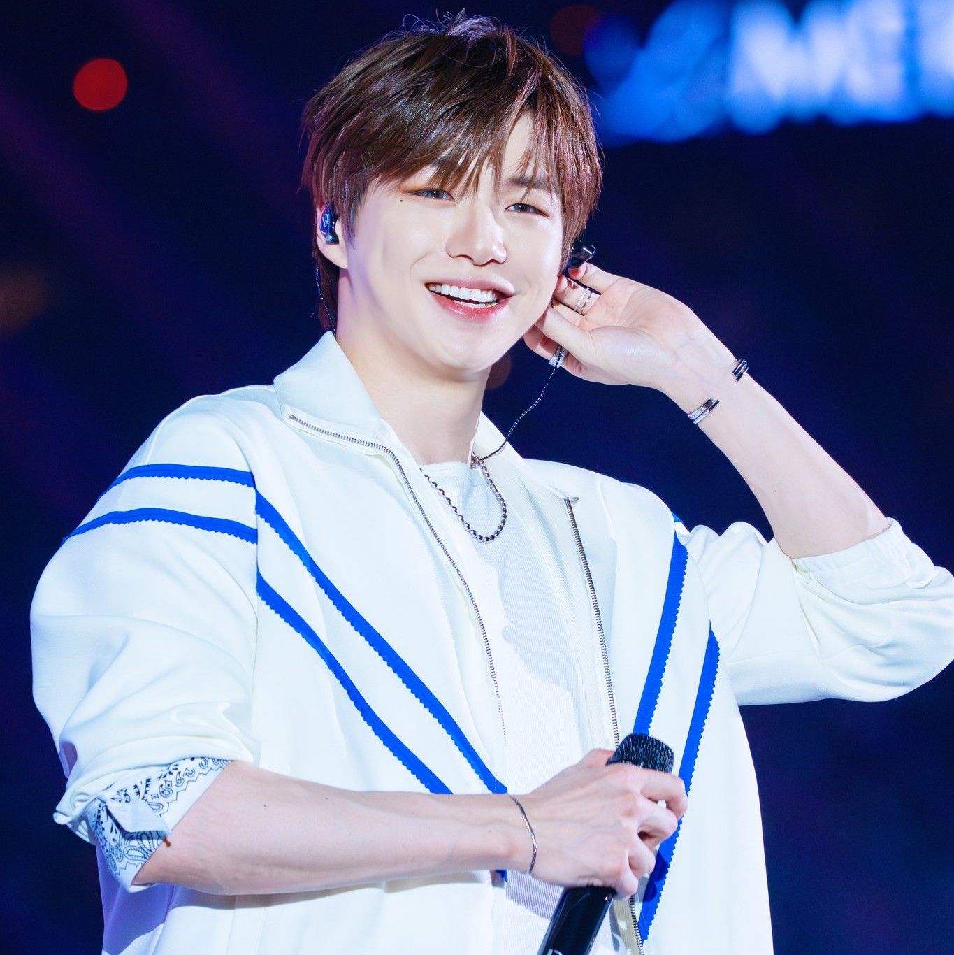 Behind-the-scenes cut of Kang Daniel