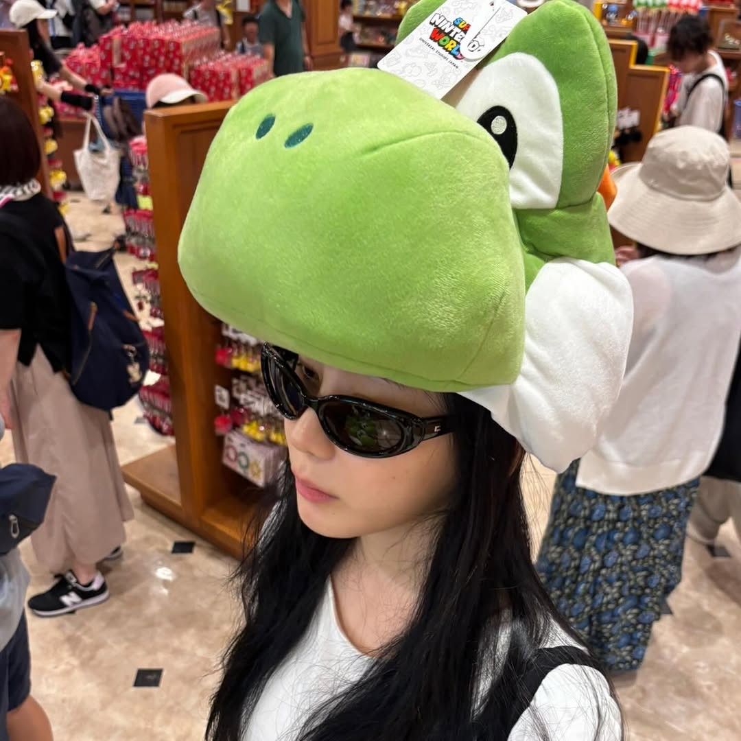Recent activity shot of Lee Chaeyeon