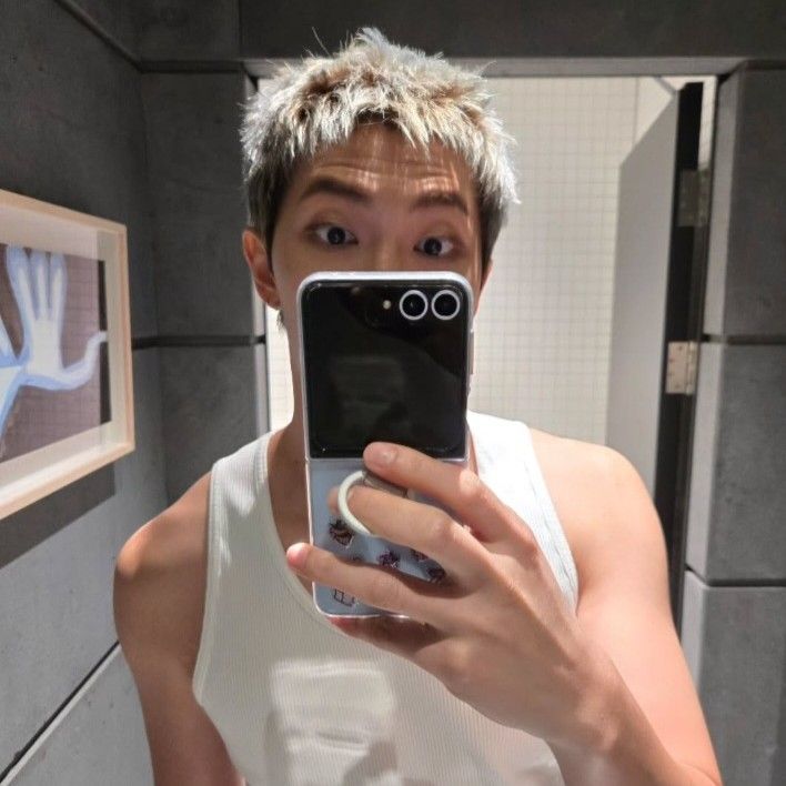 Behind-the-scenes cut of RM (BTS)