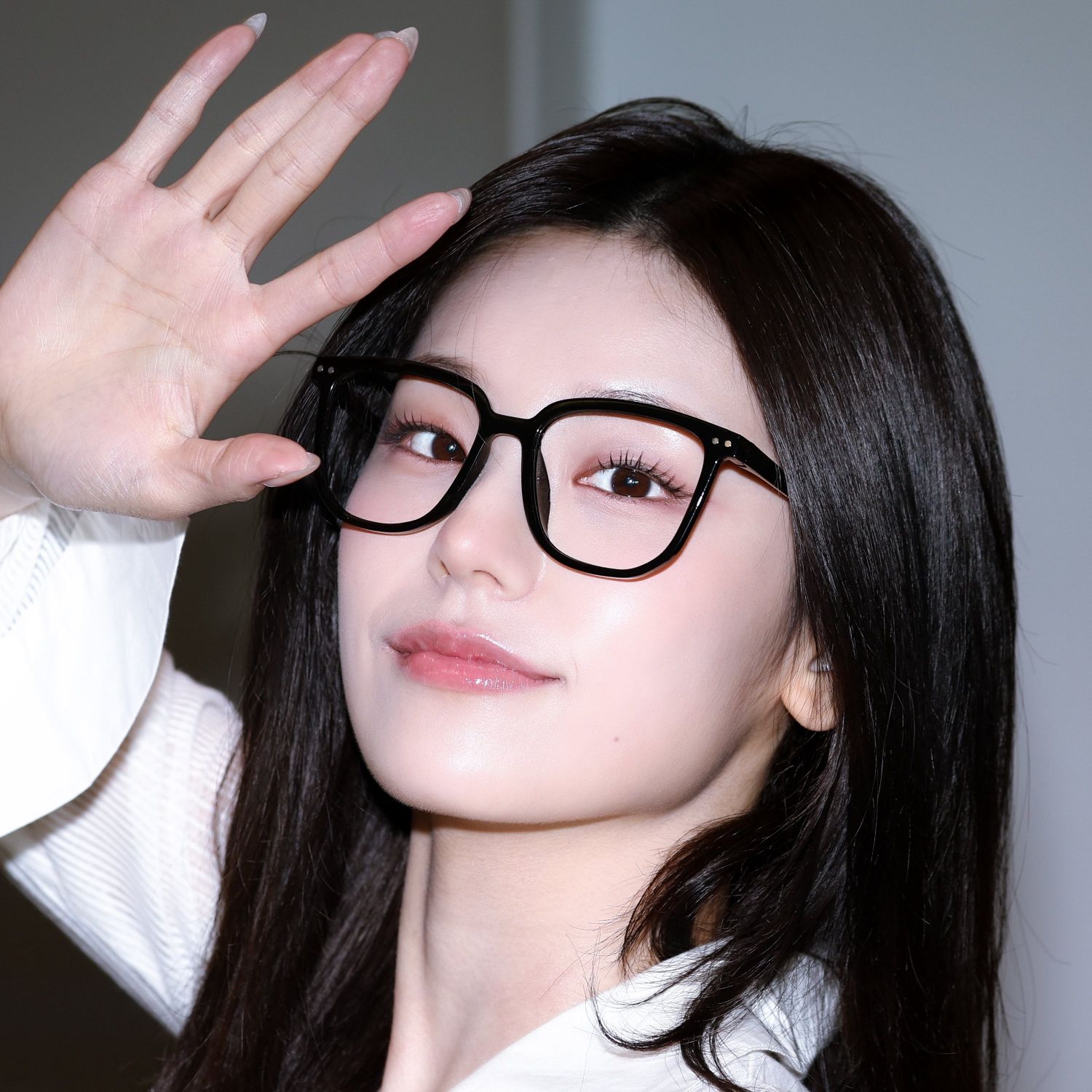 Recent activity shot of Yeji (ITZY)