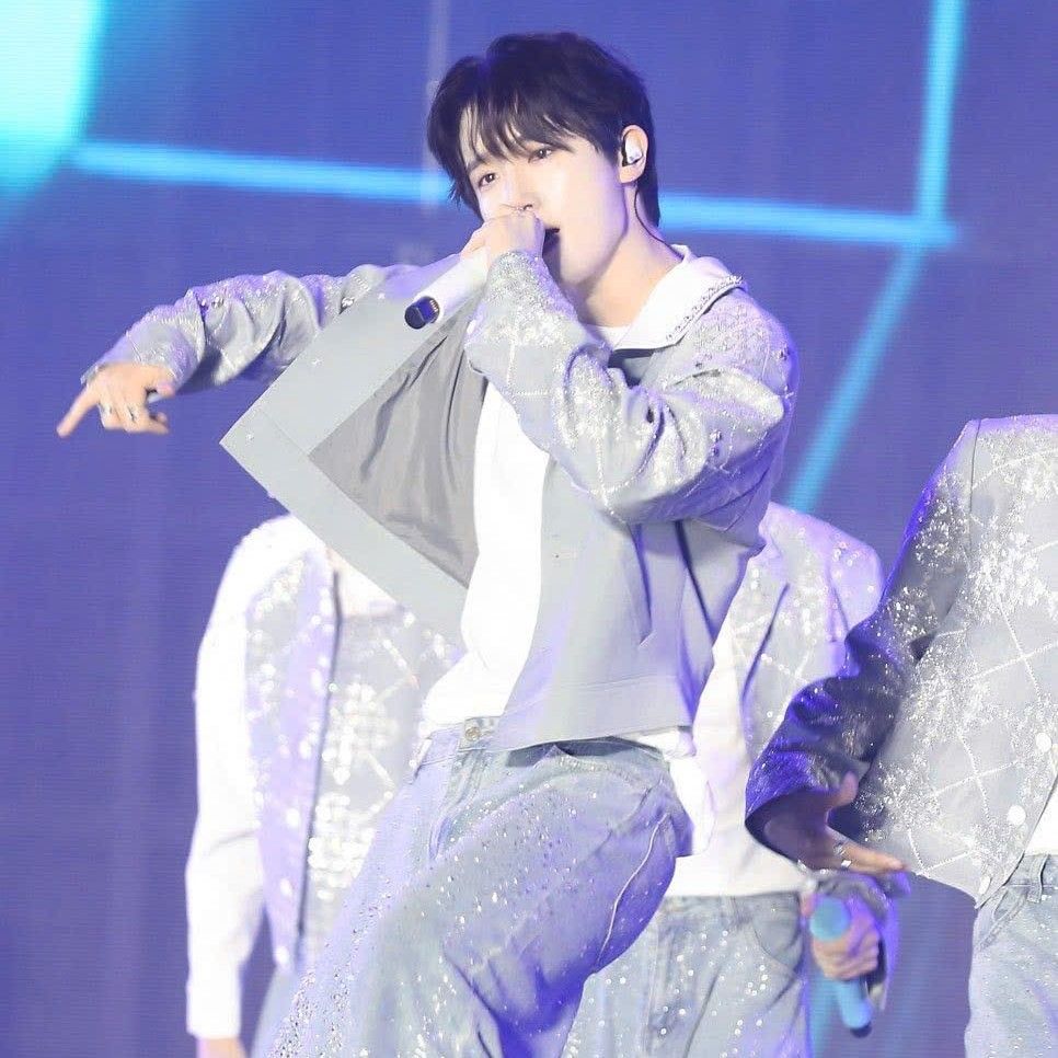 Recent activity shot of Hyuk (TEMPEST)