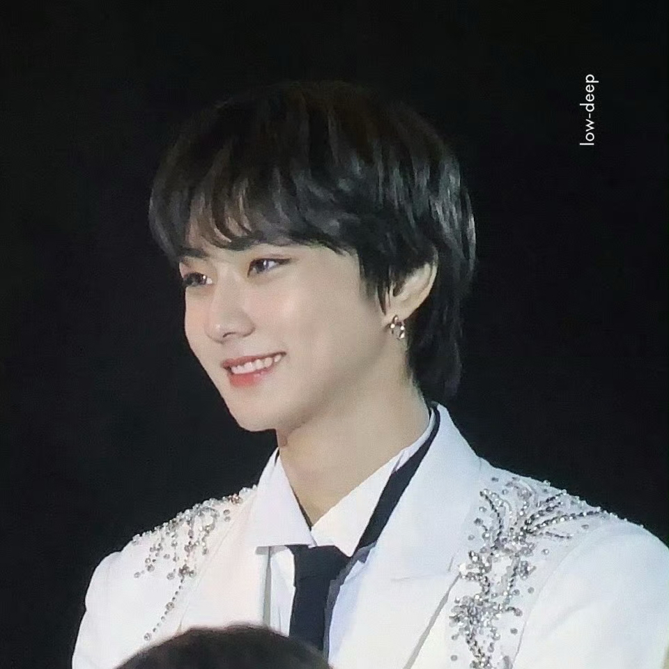A moment captured by Jungwon (ENHYPEN)'s fan