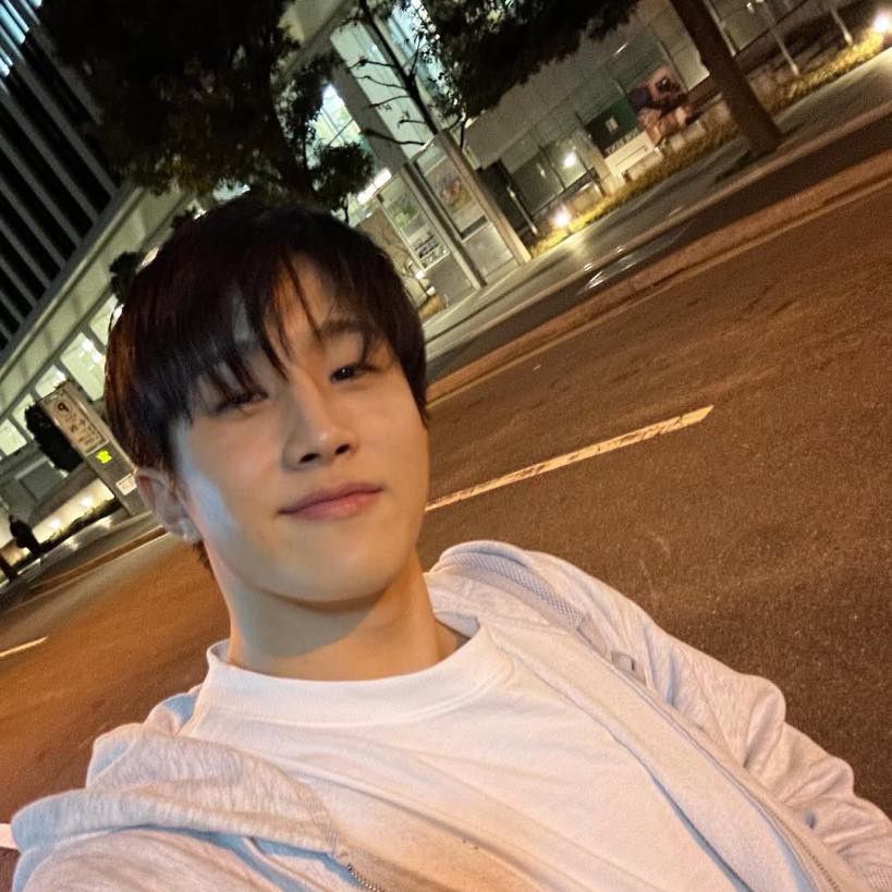 A moment captured by Jinjin (ASTRO)'s fan