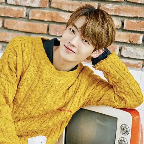Behind-the-scenes cut of Chan (A.C.E)
