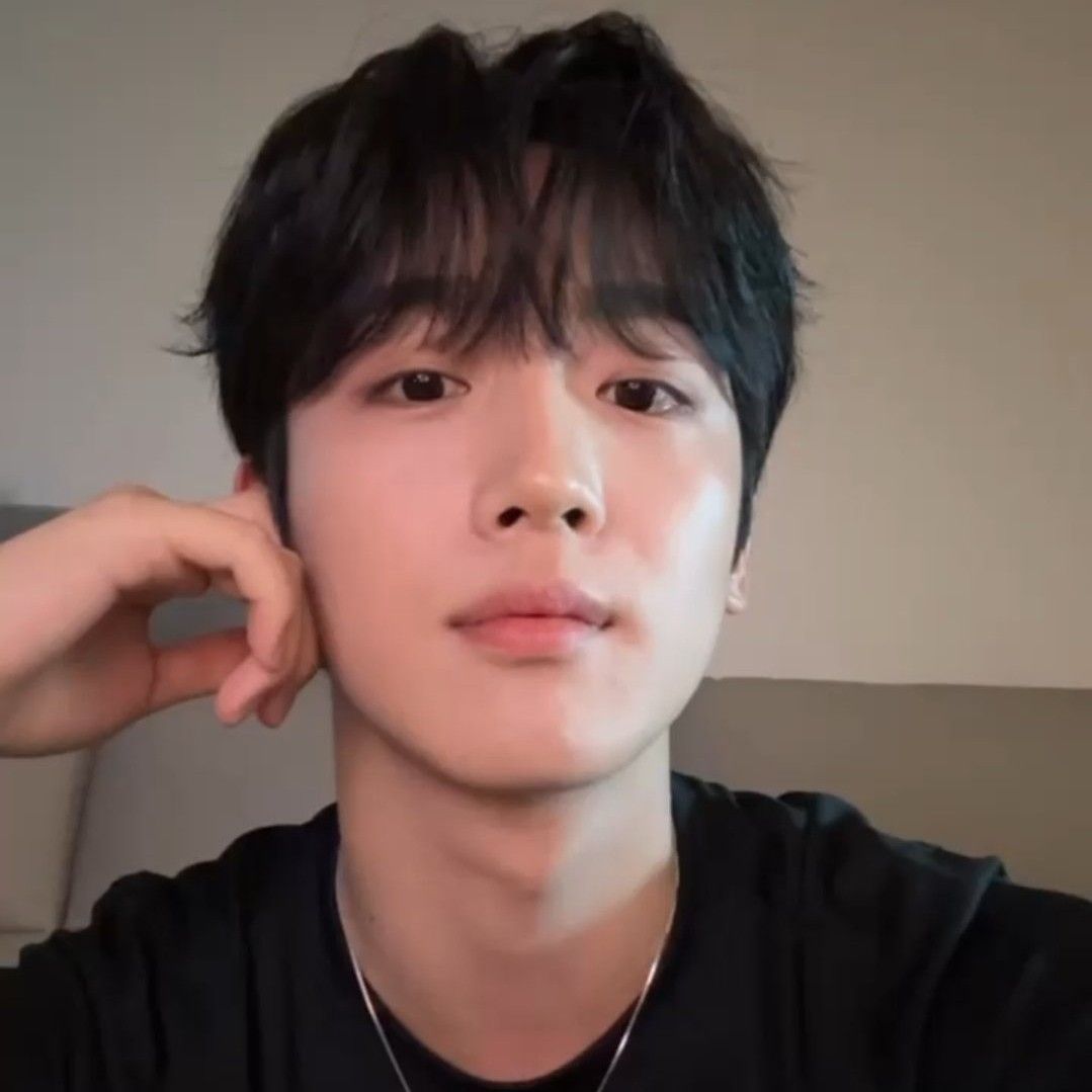 Behind-the-scenes cut of Kim Yohan (WEi)