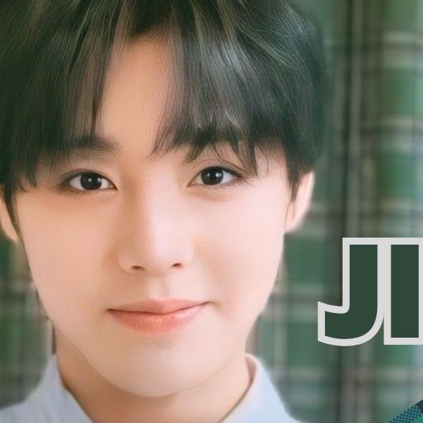 Momen yang diabadikan oleh penggemar Park Jihoon